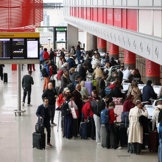 Najveći evropski aerodrom paralisan: Masovno otkazivanje letova FOTO