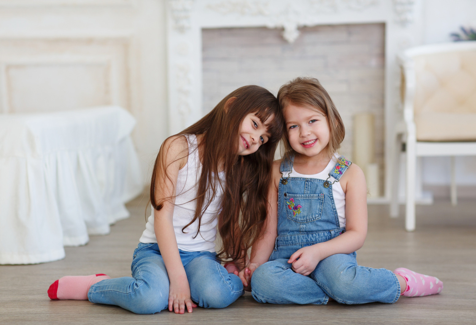 Snimak koji topi srca: Male sestre same rešile svađu, mama sve snimila VIDEO