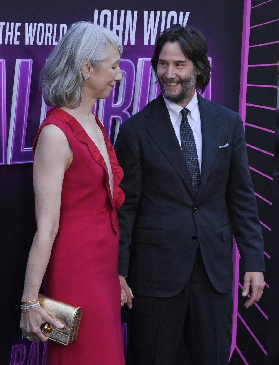 Njihova ljubav je svima trn u oku: Najveći šmeker i holivudski dobrica sada je i oženjen? FOTO