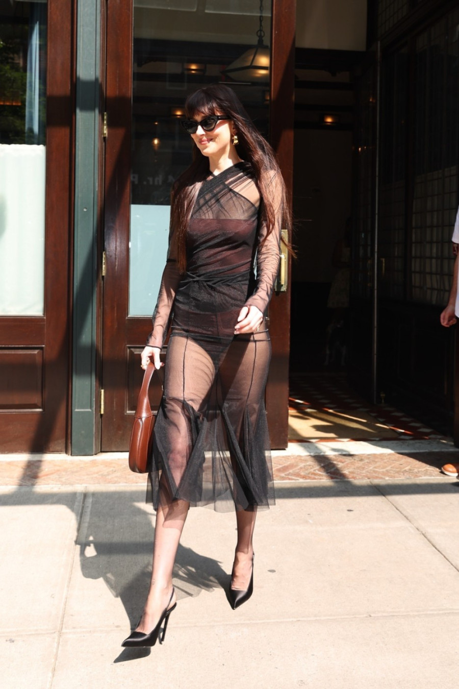 Nije me briga šta ljudi misle, zabavno je nositi seksi haljinu FOTO