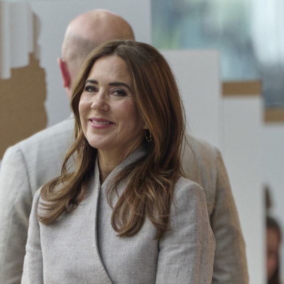 Kejt ovakvu nikada nismo videli: Danska kraljica smelim izdanjem šokirala javnost FOTO