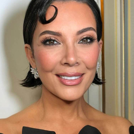 "Novo lice" Kris Džener: Sve mlađa i mlađa, pogledajte je pre samo 3 godine FOTO