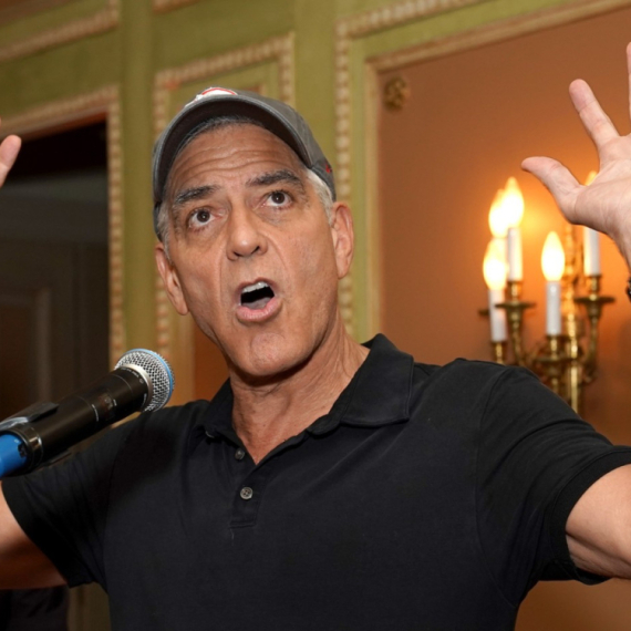 Kluni: "Tramp preti ratnim zločinom"; Bela kuća: "Tvoja gluma je ratni zločin" FOTO