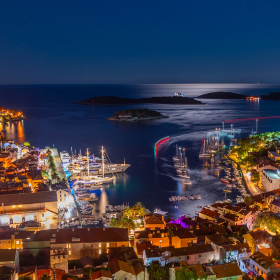 Dušan otišao na Hvar, pa pokazao kako izgleda letovanje na čuvenom ostrvu: Ljudi ga zatrpali komentarima VIDEO