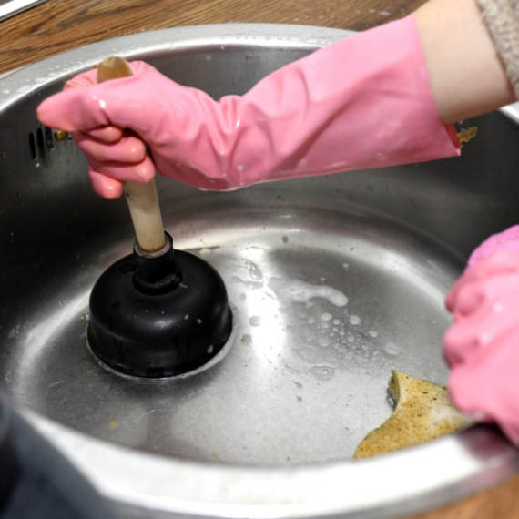 Rešite problem začepljenog odvoda pomoću ovog kozmetičkog proizvoda