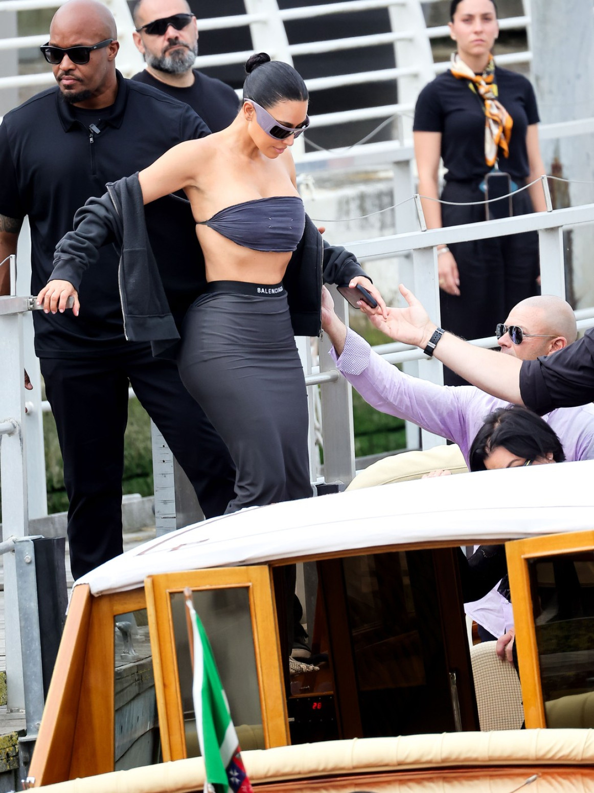 Stigle su i sestre Kardašijan, raskošne obline pucaju na sve strane FOTO