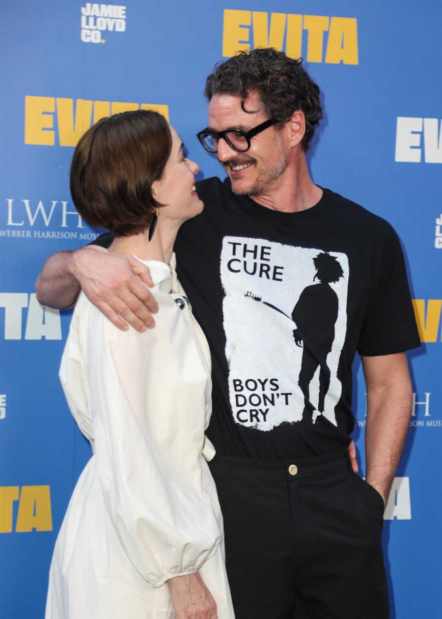 Najzgodniji neženja se pojavio s njom i svima srušio snove: Sve ove godine nas je lagao? FOTO