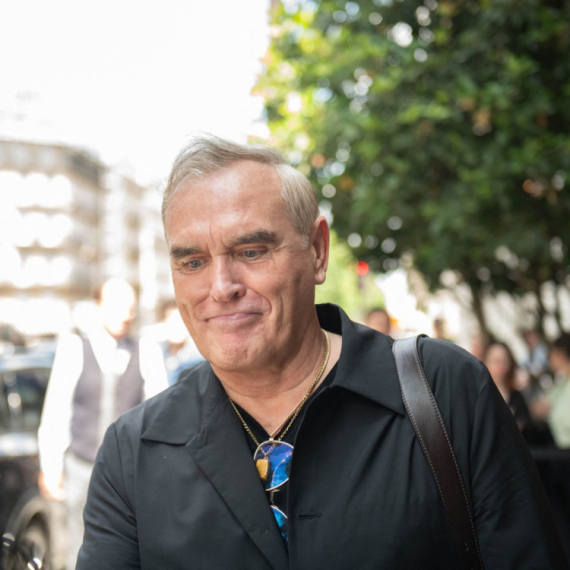 Čuveni pevač otkazao koncert jer je loše spavao: "U katatoničnom je stanju"