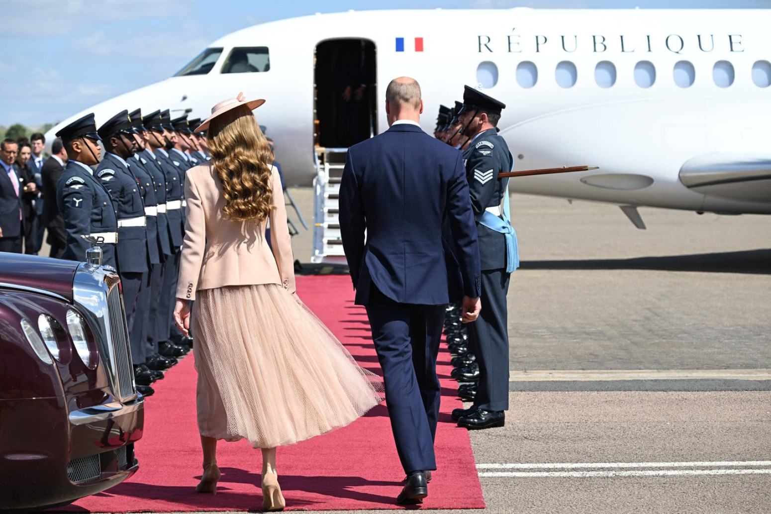 Mrtva trka između Kejt Midlton i Brižit Makron: Ne zna se koja je lepše odevena FOTO