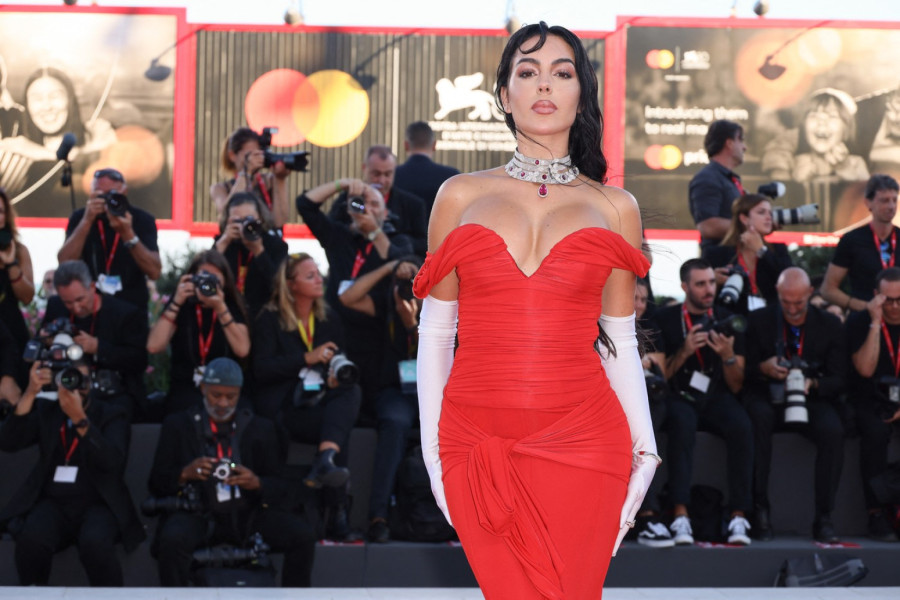 Georgina se sve više skida, milionima pokazala pozadinu: Ovo se Ronaldu neće dopasti FOTO