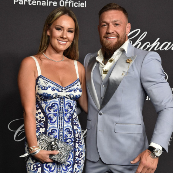 Nakon 17 godina veze i ljubavnih afera, Konor Mekgregor oženio partnerku FOTO