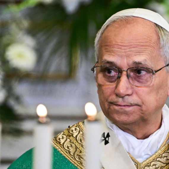 Papa Lav odbio audijenciju sa Makronom: Poglavaru Vatikana zasmetale dve stvari FOTO