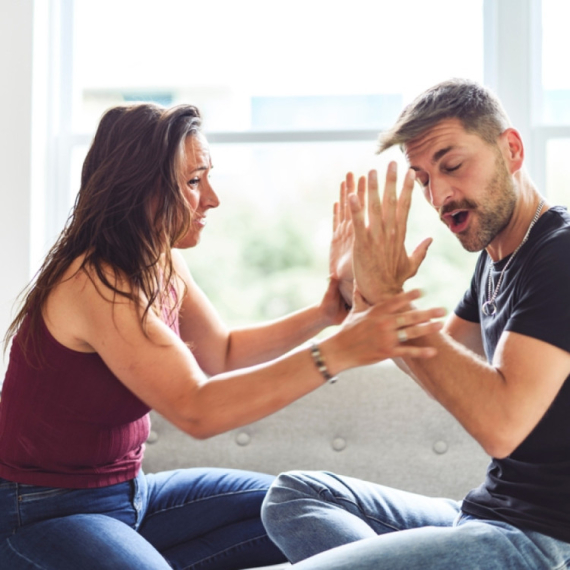 Vole se, ali se svađaju: Ovi horoskopski parovi svima idu na živce