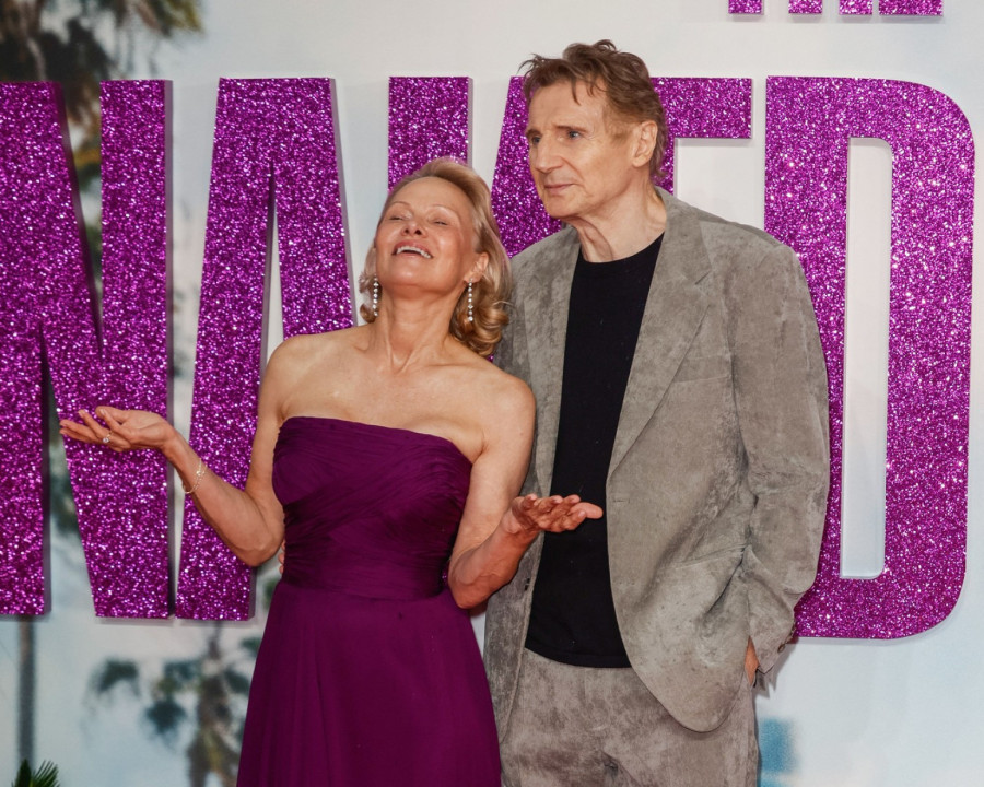 Ispod mantila ne nosim ništa kad treba sa njim da se vidim, osim... FOTO