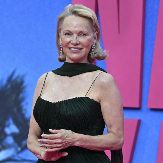 Finci pozvali Pamelu Anderson da se vrati kući: Ponudili joj tri opcije VIDEO