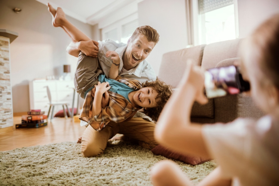 Najvažnije pitanje u odrastanju: Zašto je važno da se otac igra s detetom?