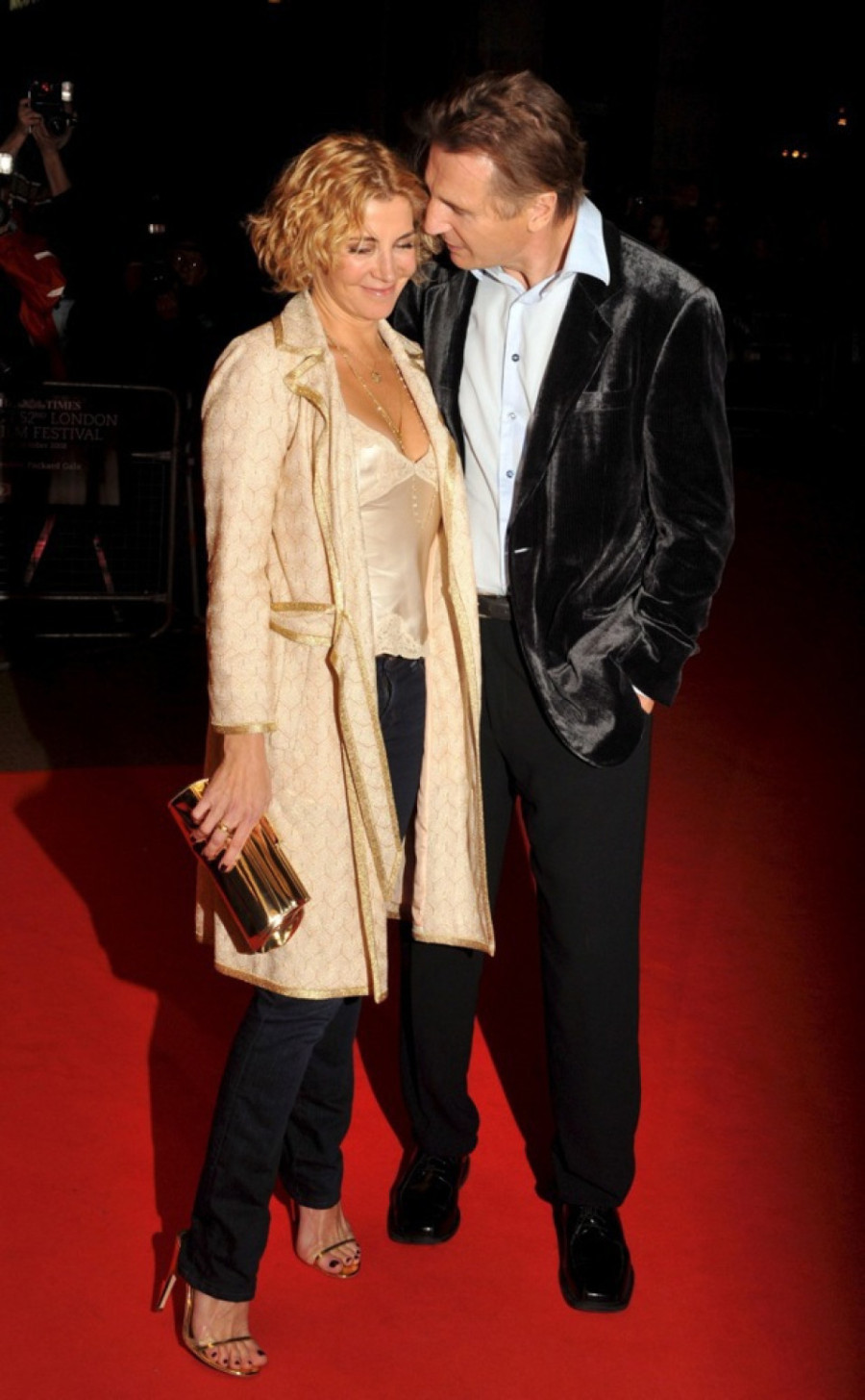 Nju su isključili sa aparata i njega osudili na očaj: Tragična ljubavna priča glumca koji ponovo voli FOTO