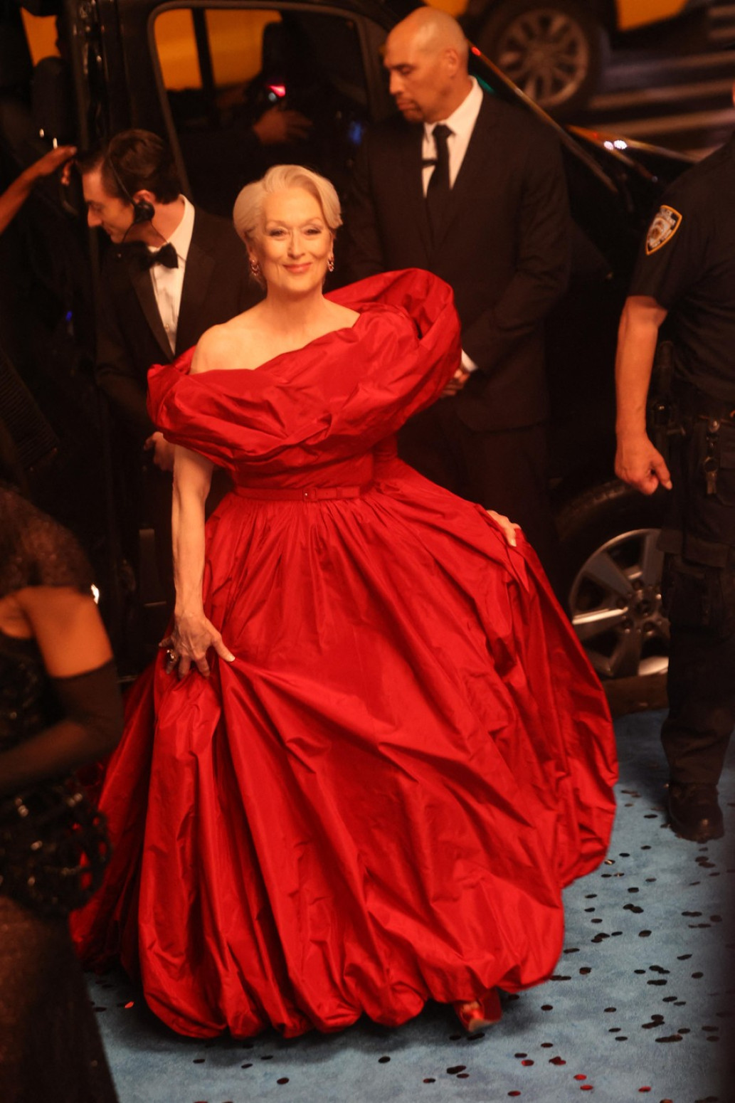 Svet bruji o glamuroznoj toaleti Meril Strip, fotke se masovno šire mrežama FOTO/VIDEO