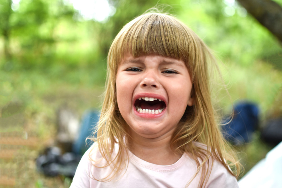 Sedam rečenica koje izgovaraju nesrećna deca: Ne zvuči tako, ali to je poziv za pomoć