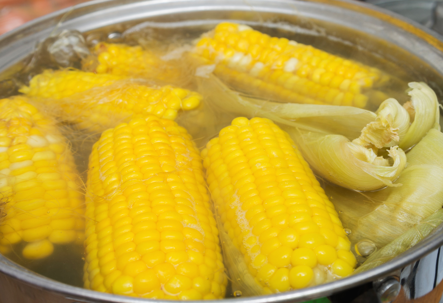 Kako se kuva kukuruz? Zvuči jednostavno, ali postoji nekoliko važnih trikova