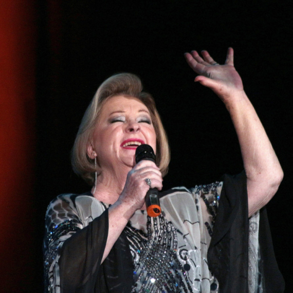 Poslednju pesmu Gabi Novak snimila sa sinom VIDEO