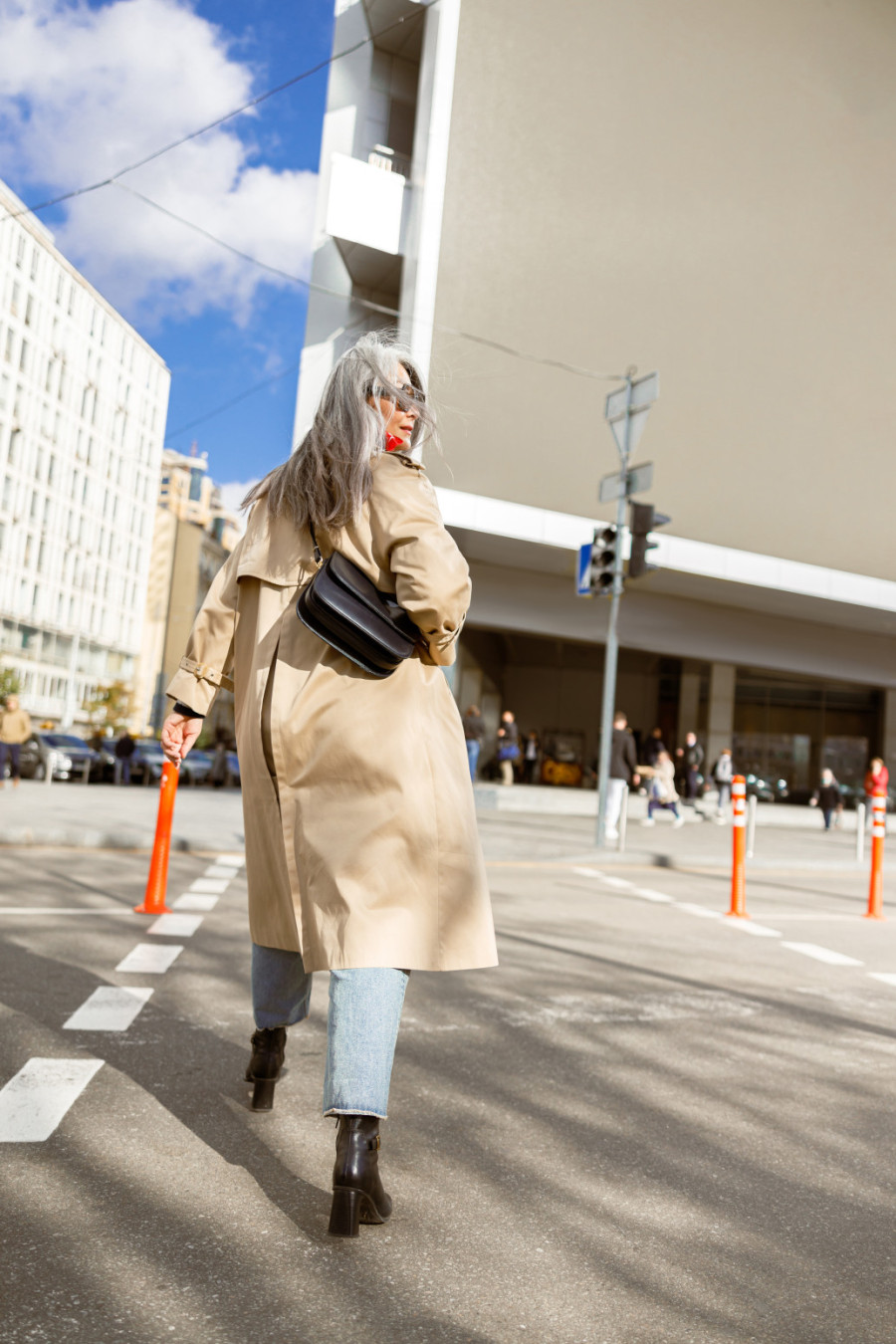 Tri zlatna pravila za žene koje žele da skinu godine odećom FOTO