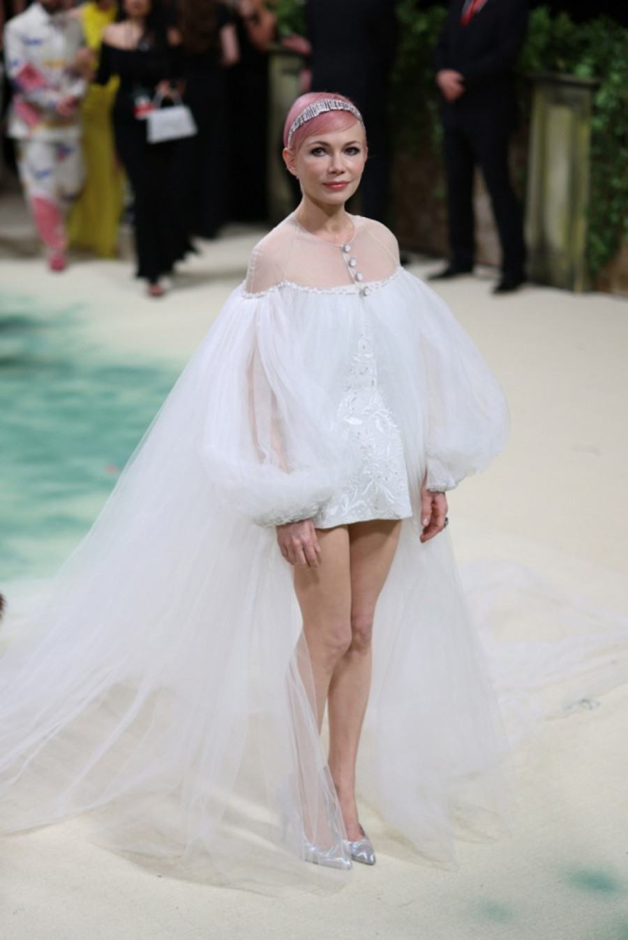 Sunčanje ne dolazi u obzir: Ove slavne lepotice vole i čuvaju svoj svetao ten FOTO