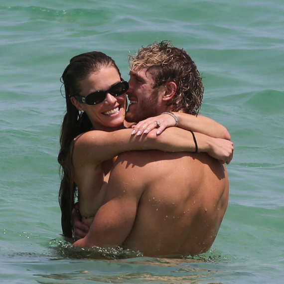 Zanosna manekenka rekla "da" jutjuberu na jednom od najromantičnijih mesta na svetu FOTO