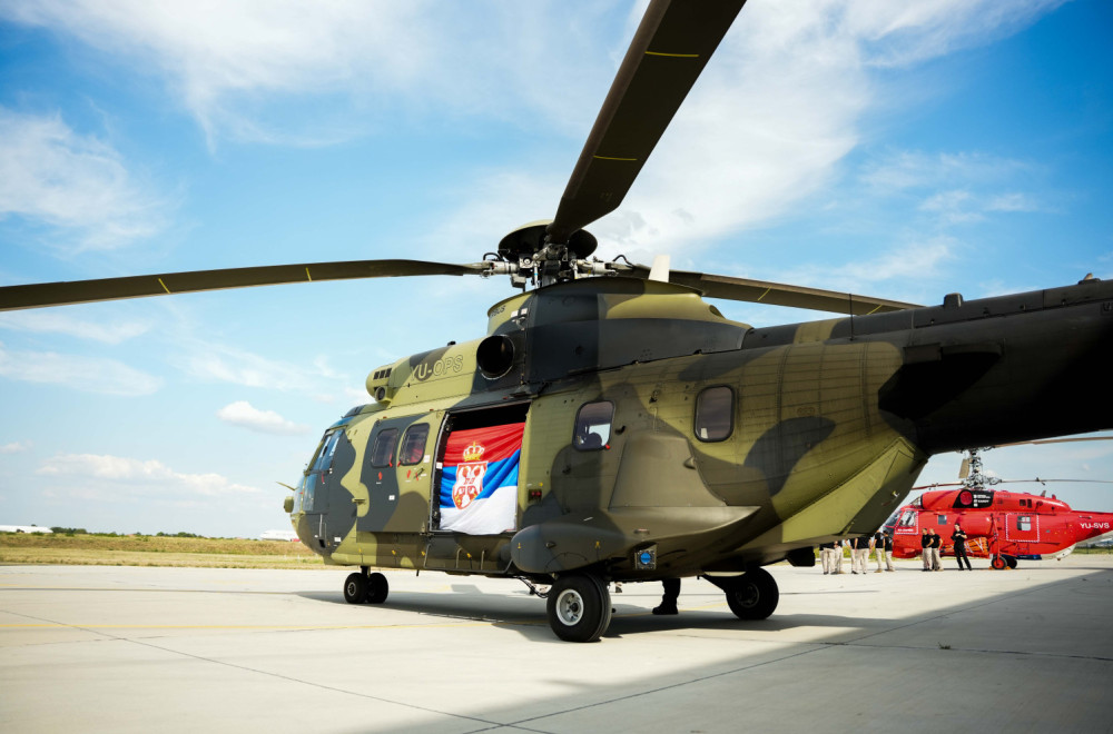 "Gazele" lete iznad Beograda: Na aerodromu u Batajnici budući piloti uče da upravljaju helikopterom