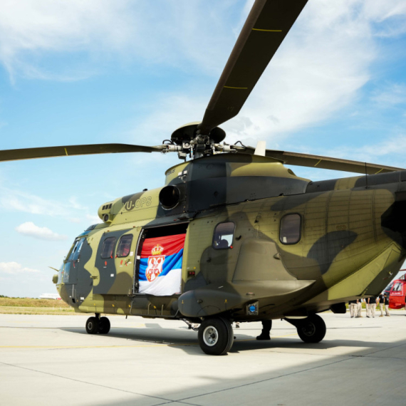"Gazele" lete iznad Beograda: Na aerodromu u Batajnici budući piloti uče da upravljaju helikopterom
