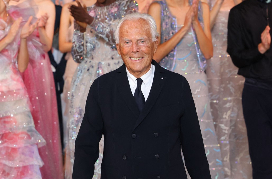 Ove 3 navike ženu pretvaraju u staricu, tvrdi Armani: Šta je čini neprivlačnom?