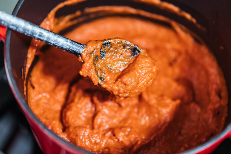 Recept za najbolji domaći ajvar: Trikovima vrhunskih domaćica do savršenog ukusa