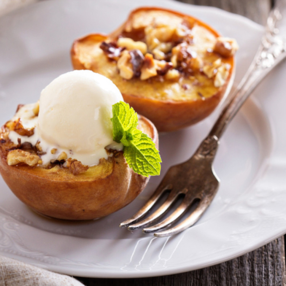 Sočni desert od zapečenih breskvi koji ćete stalno praviti FOTO/VIDEO