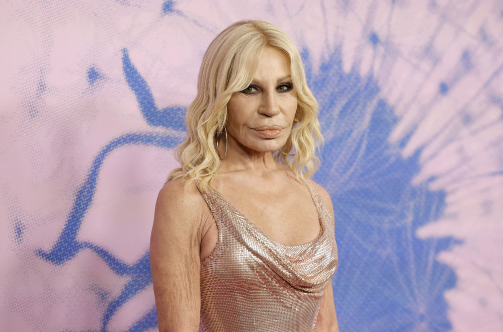 Donatela Versače iznenadila novim licem, sada je druga osoba: Da li će se pokajati? FOTO