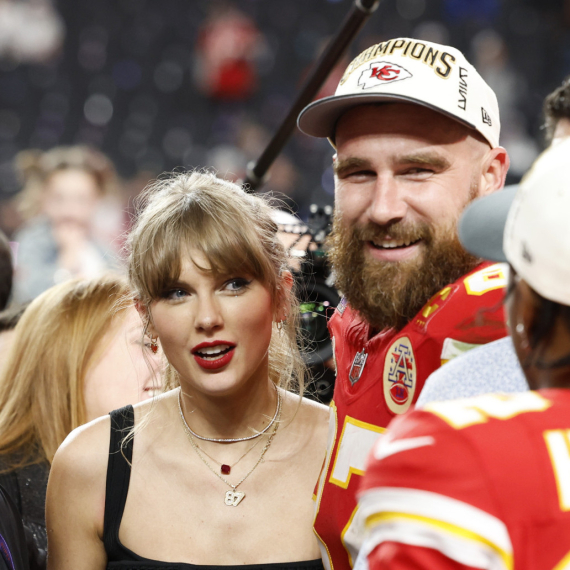 Udaje se Tejlor Svift: Romantična prosidba, dijamantski prsten i veliko "DA" FOTO
