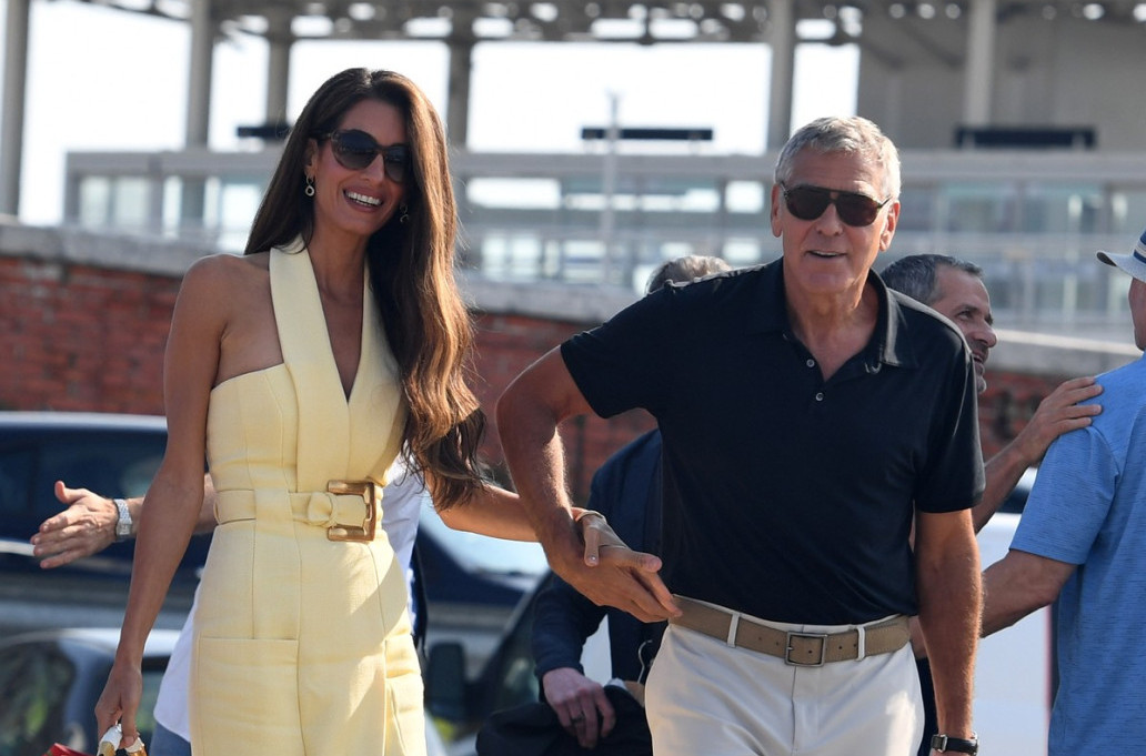 Tek je stigla, a već su svima pale vilice: Amal Kluni očarala u Veneciji FOTO