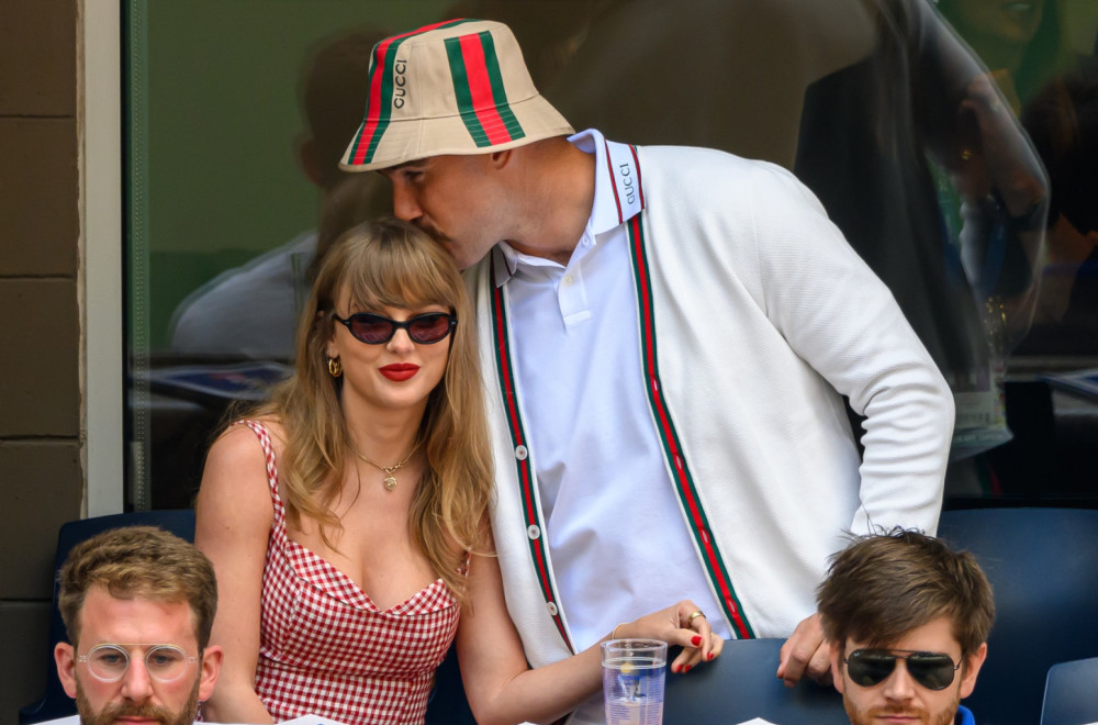 Bajkovita veridba u senci haljine: Devojke poludele za modelom koji nosi Tejlor Svift FOTO