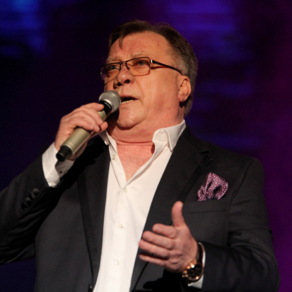 Od skromnog dečaka do legende: Impozantna muzička karijera Halida Bešlića