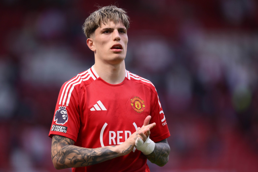 Zvezda Čelsija ima pravilo za devojku: Evo ti kartica, ali ne želim da vidim tvoje roditelje FOTO