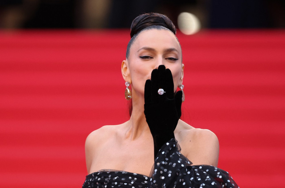 Fatalna Ruskinja slavi ljubav: U novoj modnoj kampanji izgleda nestvarno FOTO