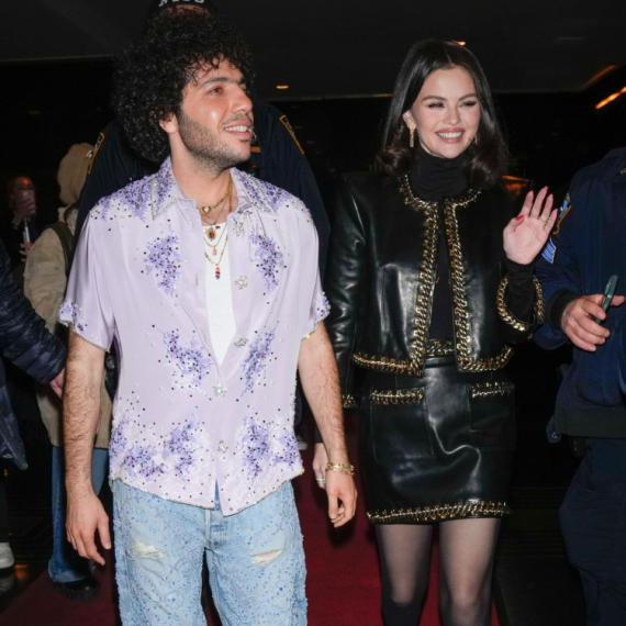 Fotka s trudničkim stomakom zbunila sve: Selena Gomez proslavila devojačko veče FOTO