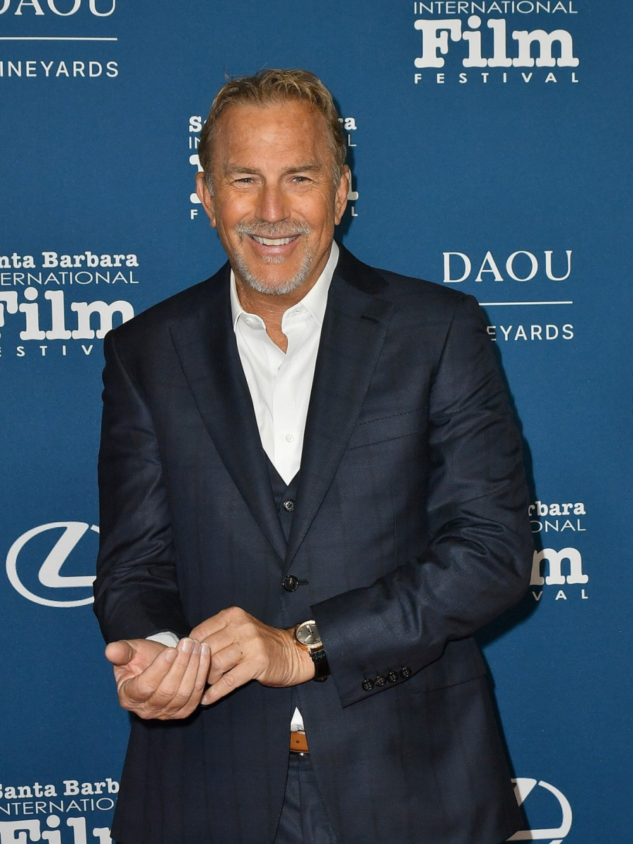 Dva puta se razvodio, ima sedmoro dece: Jedan od najpoželjnijih neženja proslavio 71. rođendan FOTO