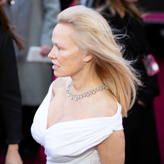 Top 5 bjuti lekcija koje treba da naučimo od Pamele Anderson FOTO