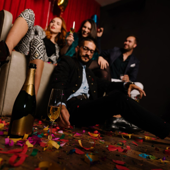 Skandal u Sloveniji zbog svinger žurke u Rimskim termama: "Ne radimo ništa ilegalno i neshvatljivo" FOTO