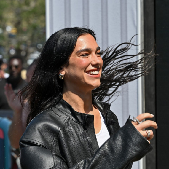 Dua Lipa u najseksi izdanju u karijeri: Pokazala je puno FOTO