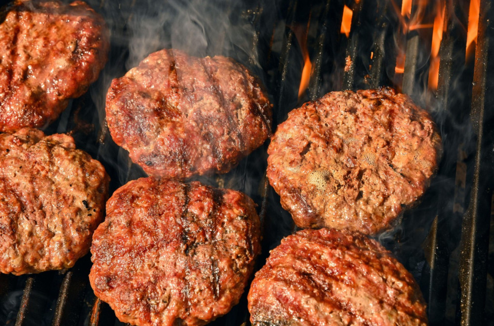 Tajni sastojak za najsočnije pljeskavice: Umesto luka dodajte ovo