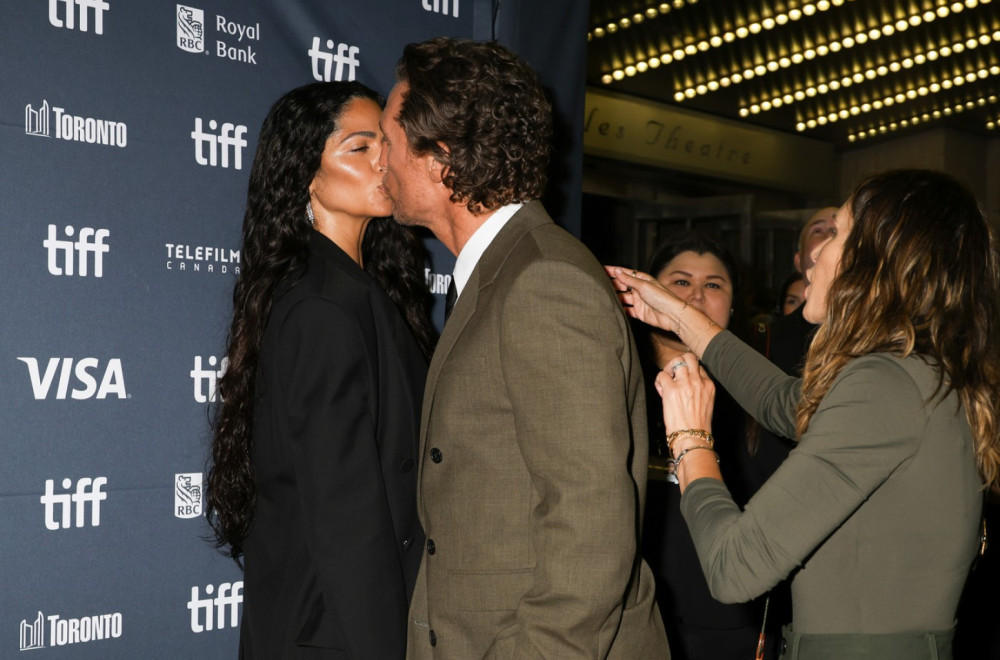 I nakon toliko godina, holivudski šmeker ne može da obuzda strasti pred njom FOTO