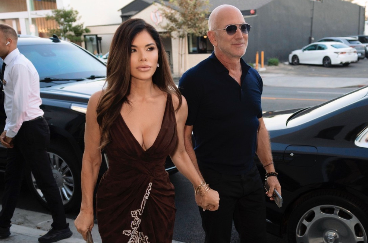 Bezos se malo "opustio" nakon venčanja, ali njegova draga i dalje "puca" od seksepila FOTO