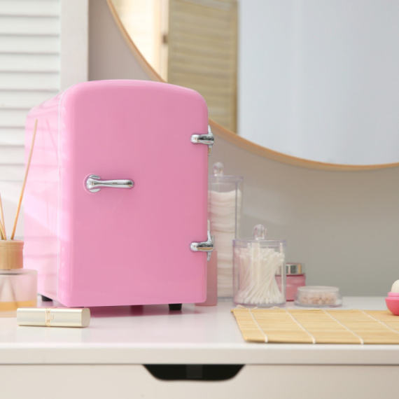 Kozmetika u frižideru  – mit ili trik koji treba da primenjujemo?