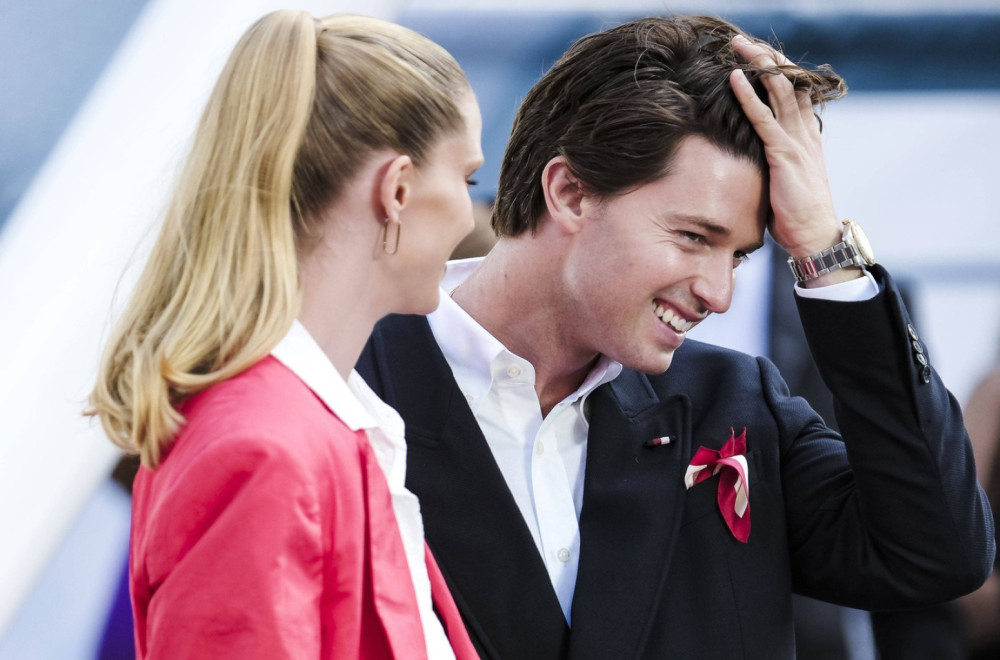 Švarcenegerov sin stao na ludi kamen: Evo ko je zanosna plavuša FOTO